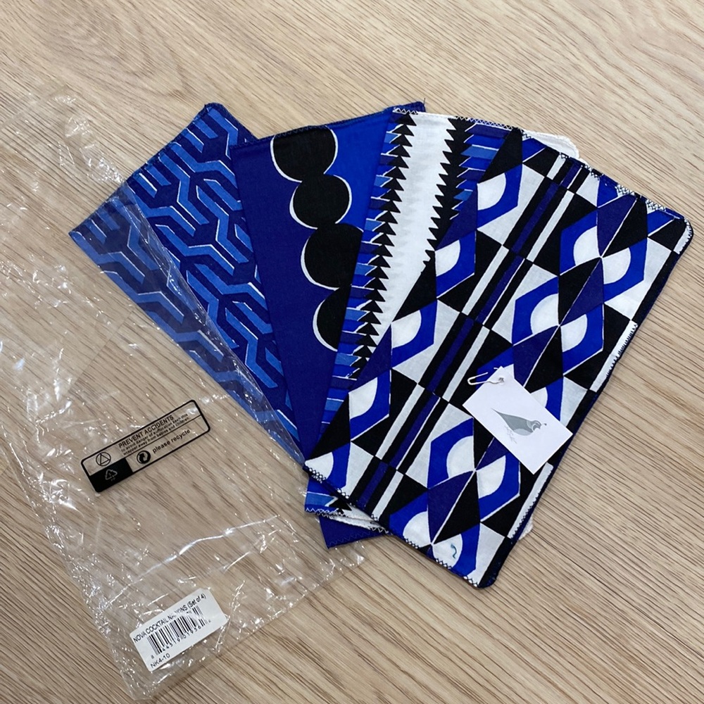 New with tags Serena and Lily cocktail napkins set of 4!